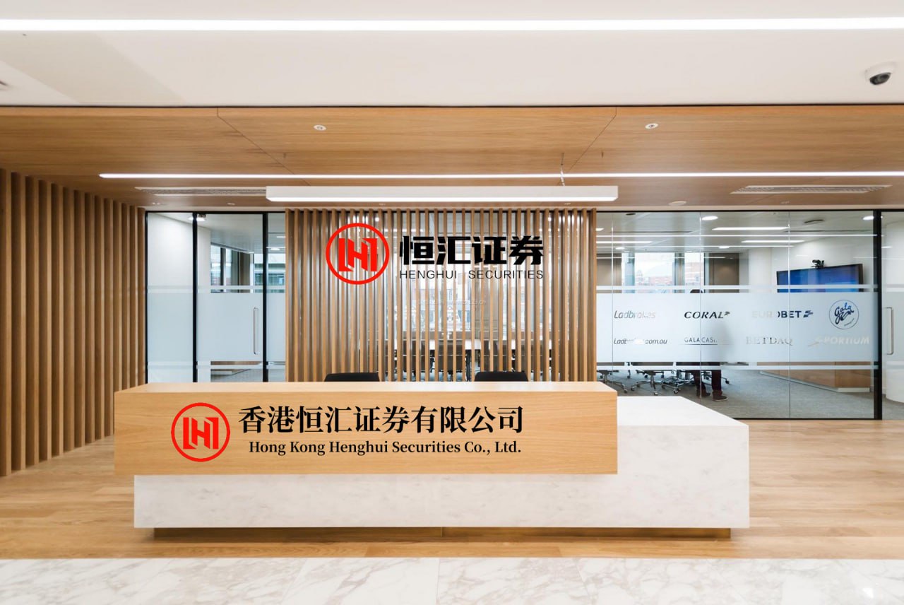 速速查 波音客机险撞“黑鹰”直升机 美航空管理局展开调查
